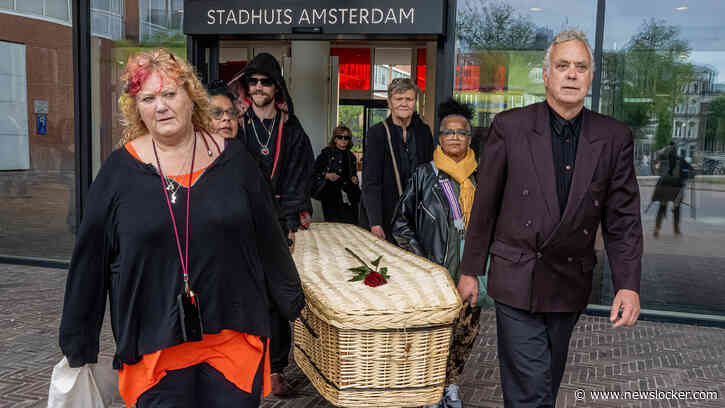 Doodskist voor Amsterdam-Noord baart opzien in metro en binnenstad: ’Wij zijn ten einde raad’