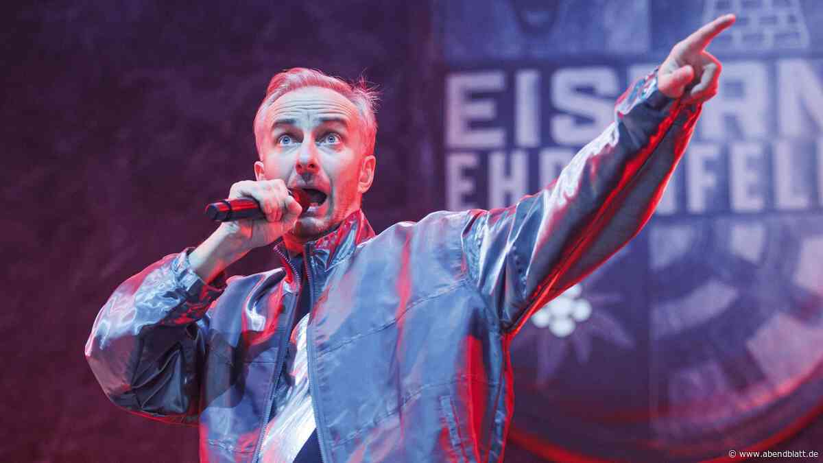 Tausende Fans haben umsonst gehofft: Jan Böhmermann kommt nicht nach Hamburg