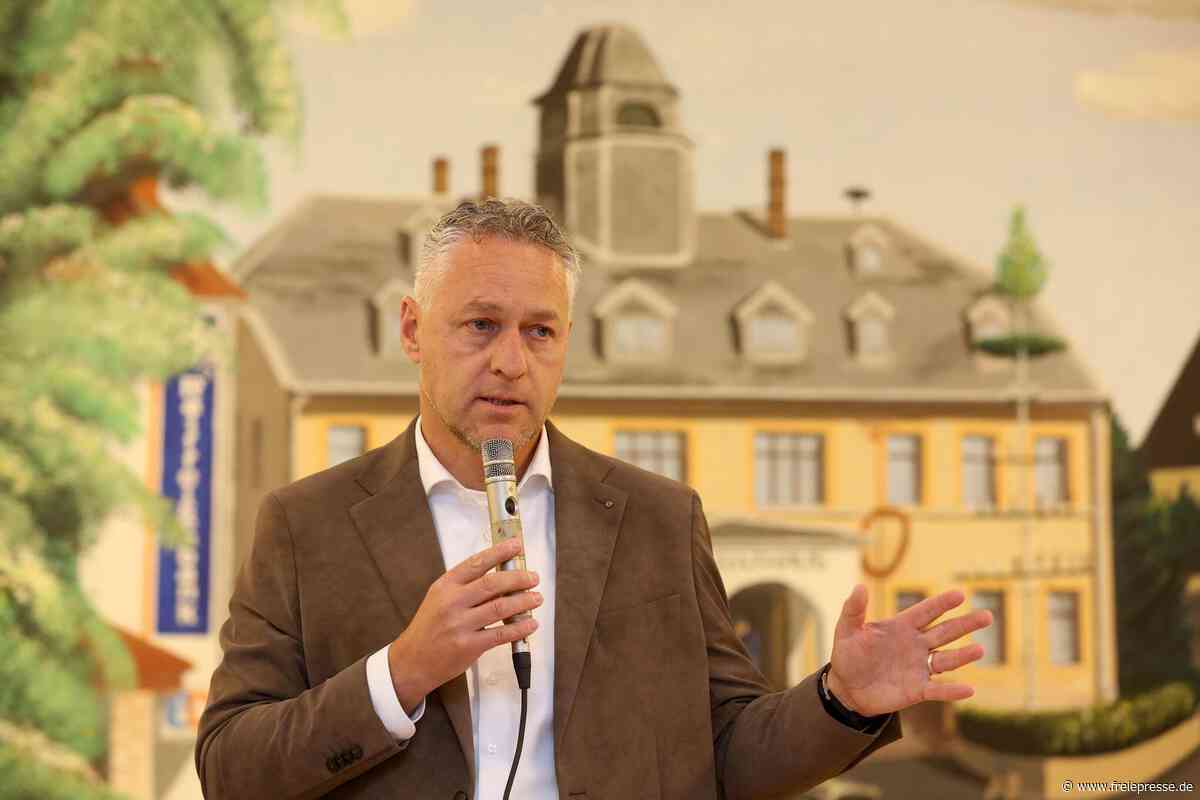 Straßen-Sanierung in Mülsen: Landrat kommt mit guten Nachrichten - aber muss sich dann verteidigen