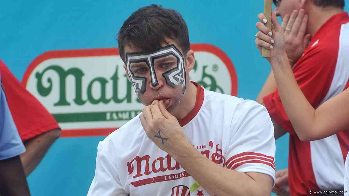 Competitive eating champion and Amazing Race alum Tim Janus dead at 49 after cancer battle