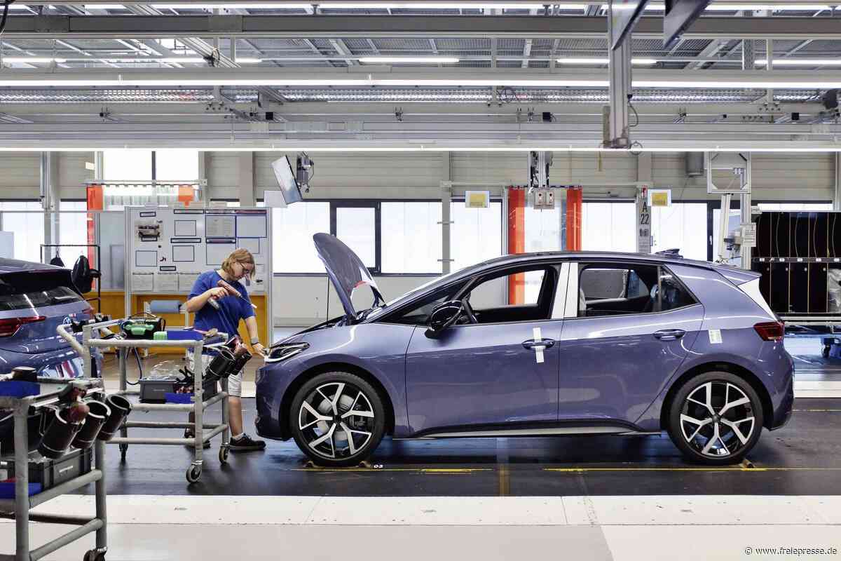E-Autos im Aufwind: Im VW-Werk Zwickau wird auch in den Herbstferien ohne Pause gearbeitet