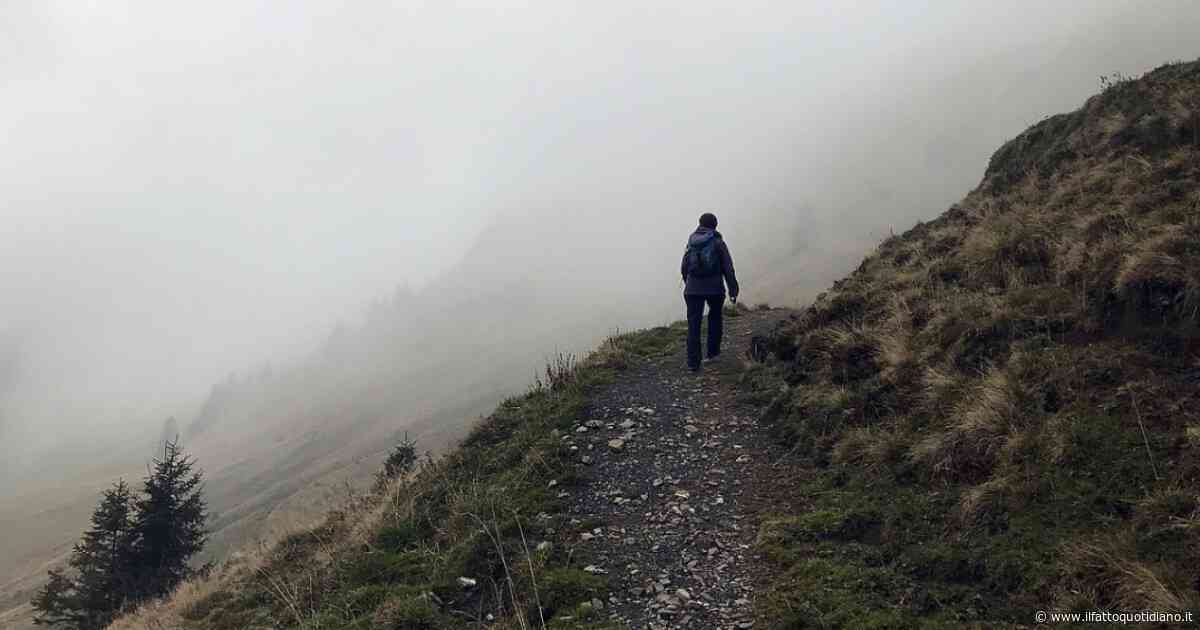 Precipita per cinquanta metri: escursionista tedesco morto su un versante del lago di Braies