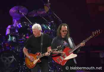 ALEX LIFESON Admits He Had 'Reservations' About Touring With RUSH Again: But Now 'I've Just Fallen Totally In Love With It'
