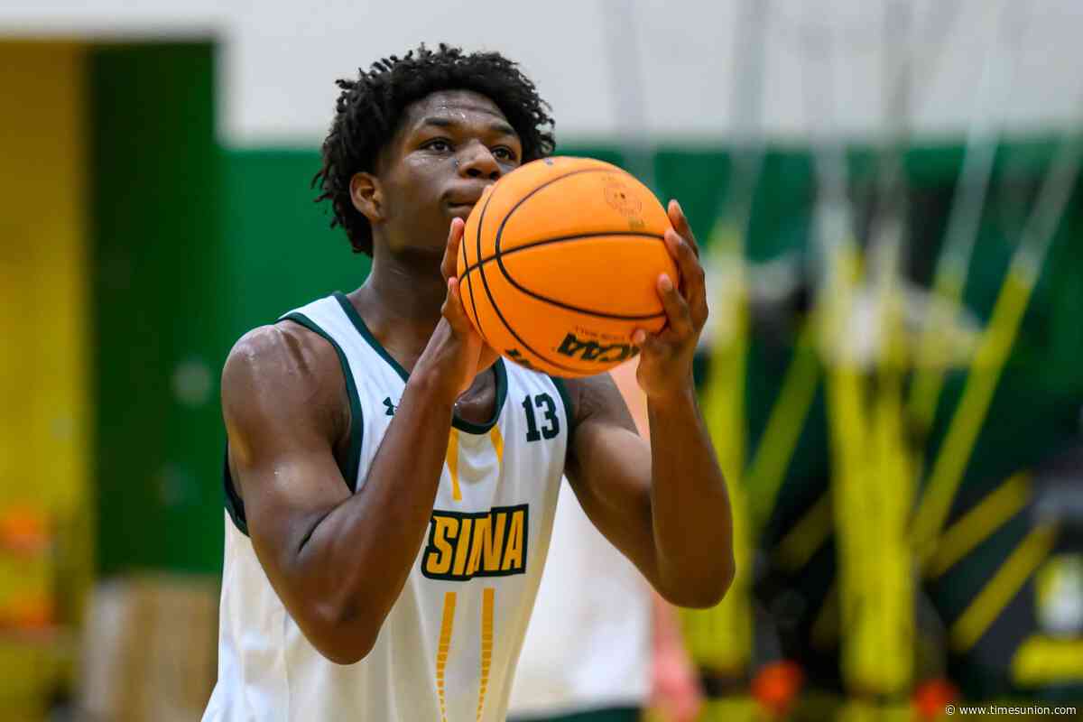 Freshman Tim Ibukunoluwa brings 'relentless' style of play from Australia to Siena basketball
