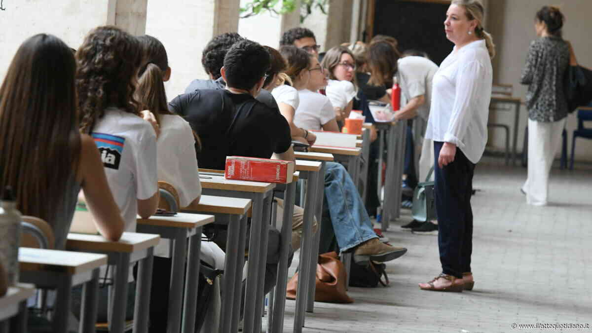 Gli studenti italiani bocciano la scuola: per il 71% è una fonte di ansia e stress. Ma i docenti sono ancora un riferimento
