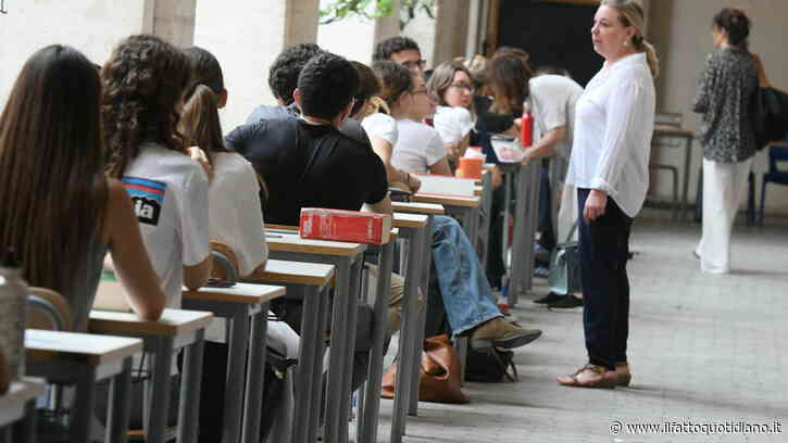Gli studenti italiani bocciano la scuola: per il 71% è una fonte di ansia e stress. Ma i docenti sono ancora un riferimento