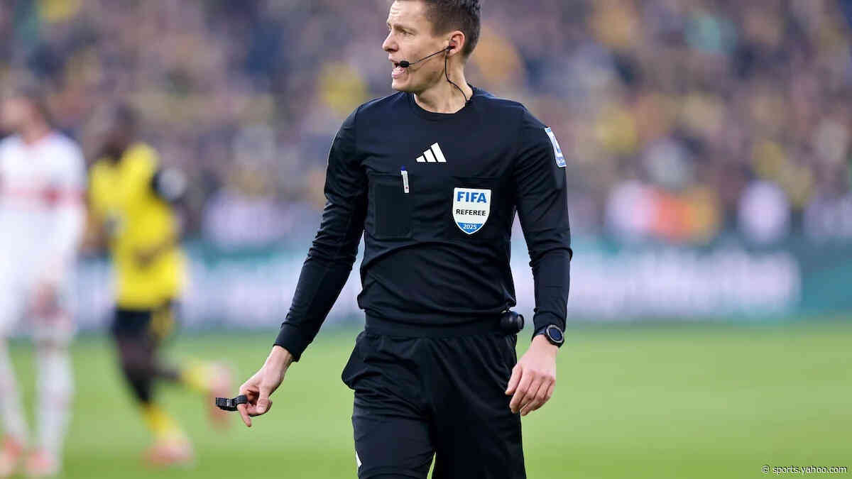 German referee Siebert chosen for Italy vs. Belgium