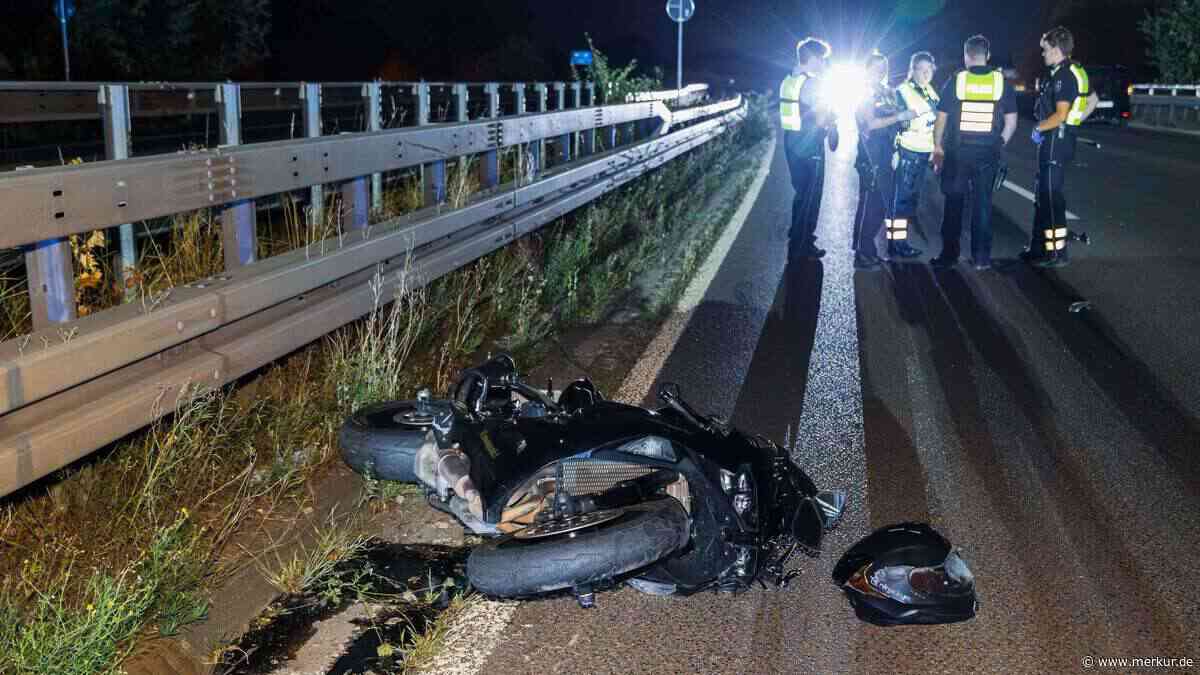 Motorradfahrer krachen frontal zusammen – ein Mann tot, zweiter schwer verletzt