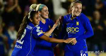 Wieke Kaptein helpt Chelsea met prachtige goal aan zege in Champions League