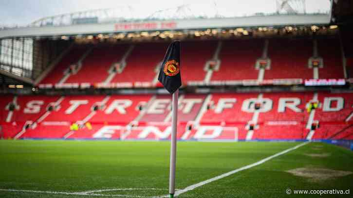 Manchester United informó gigantesca deuda y puso a la venta partes del césped de Old Trafford