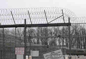 Lawsuit alleges inmates' calls to Legal Aid unlawfully monitored