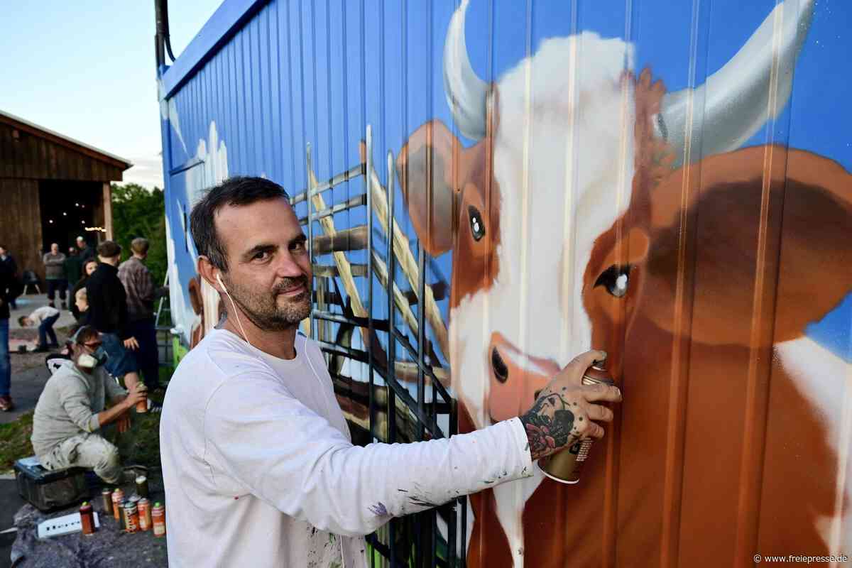 Hier ist Graffiti erlaubt: Sprühkunst bereichert Dorfleben im Erzgebirge