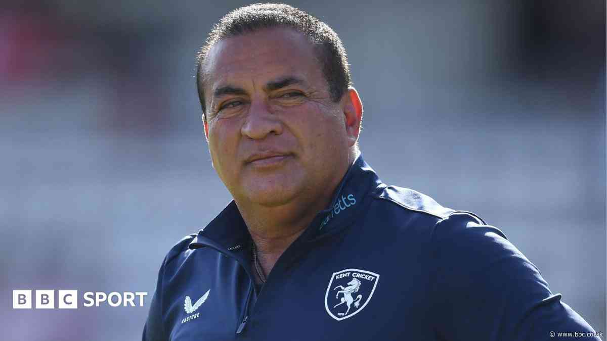 I questioned if coaching was right for me - Hollioake
