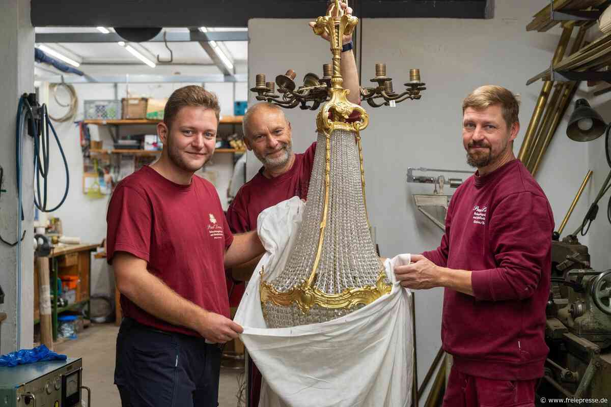Wie ein Chemnitzer Familienunternehmen seit 100 Jahren historische Kronleuchter rettet