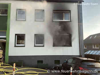 Feuerwehr rettet zwei Menschen vom Balkon