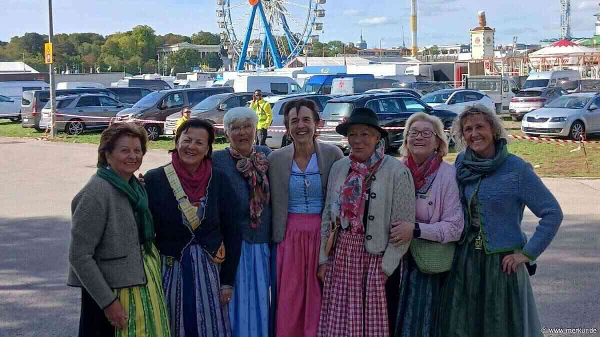 37 Kilometer im Dirndl: Sieben Frauen marschieren zum 20. Mal aufs Oktoberfest