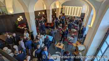 Aus Bank wird Restaurant und Tourist-Info