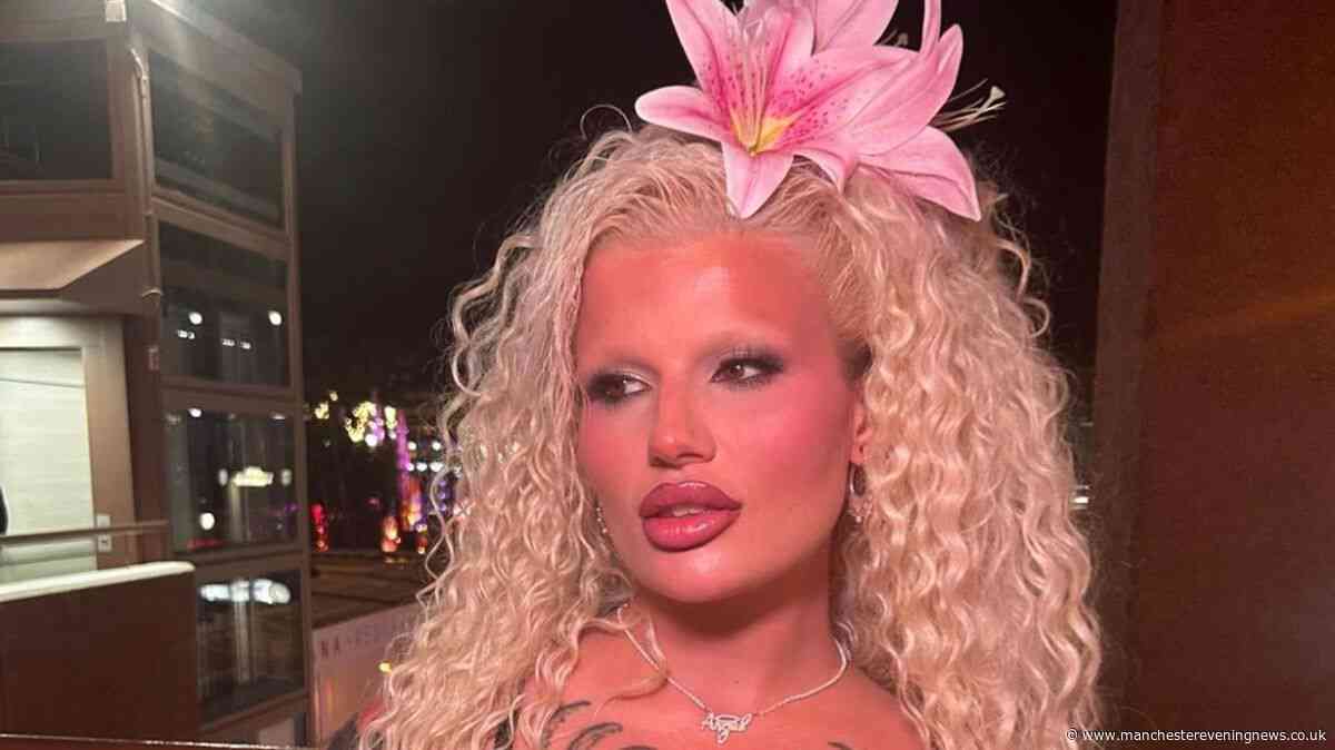 Manchester makeup artist hit with 'worst nightmare' in desperate city centre incident, but the response has been stunning