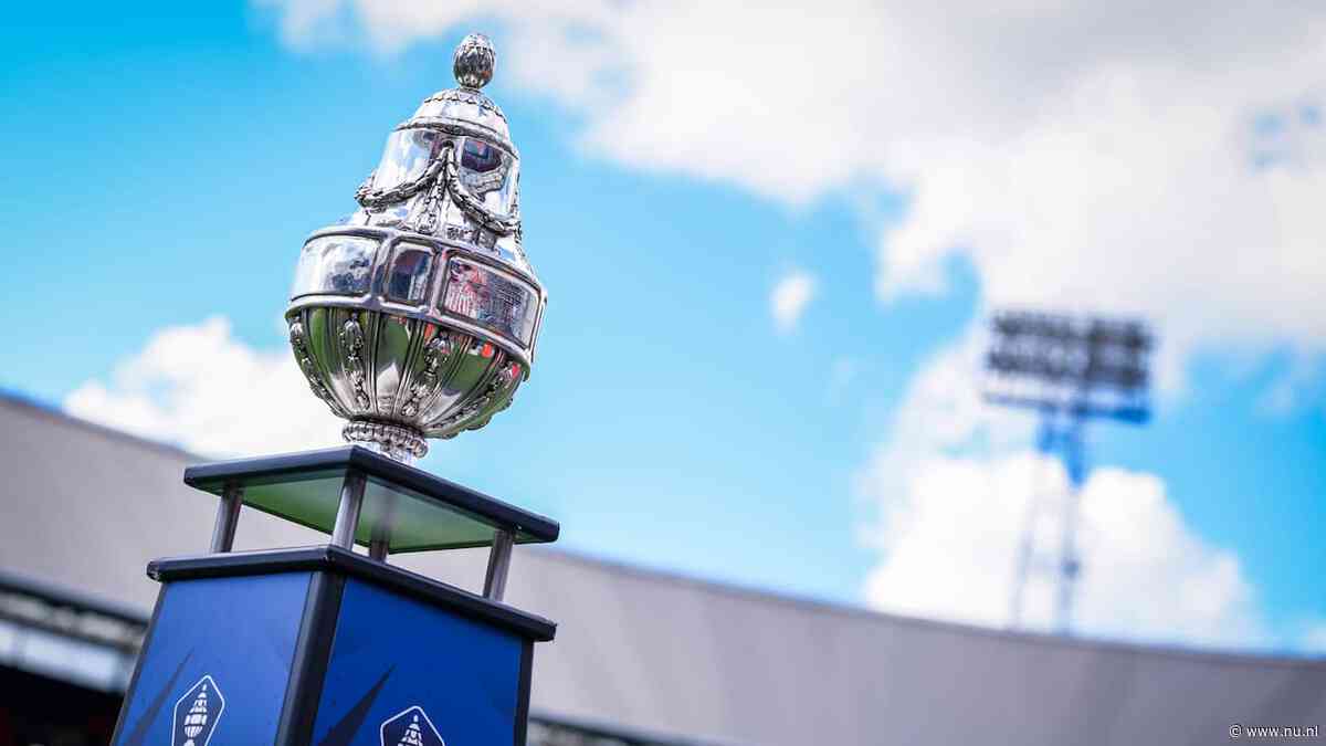Licht valt uit bij beslissende penalty in knotsgek bekerduel tussen amateurclubs