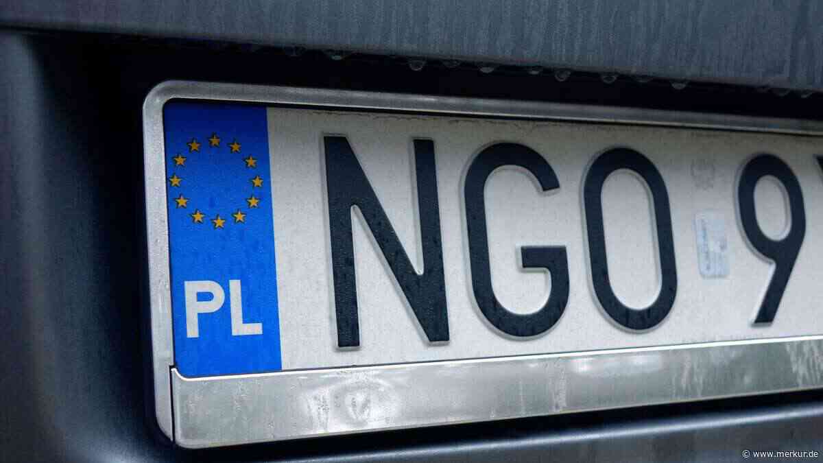 5.000 Unfälle, keine Versicherung: Der gefährliche Trick mit polnischen Kennzeichen in Italien