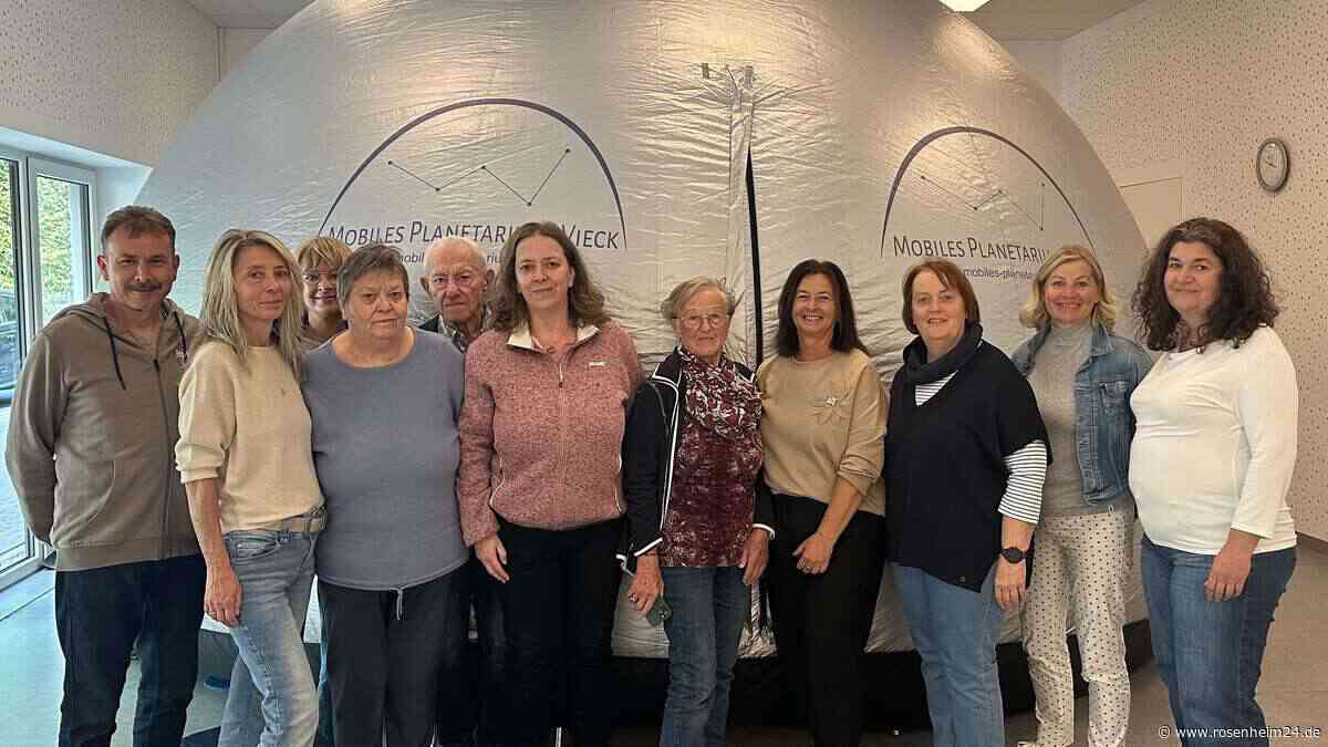 Für an Alzheimer erkrankte Frau: Hospizmobil bringt Polarlichter nach Mühldorf