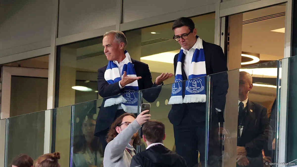 UK Prime Minister Andy Burnham wants football fans to be allowed to drink again, but police believe it is irresponsible