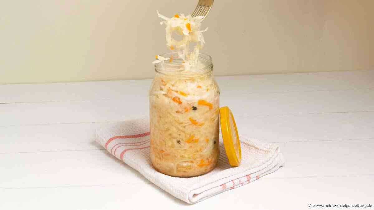Mit dieser Zutat bleibt Ihr selbst eingelegtes Sauerkraut knackig