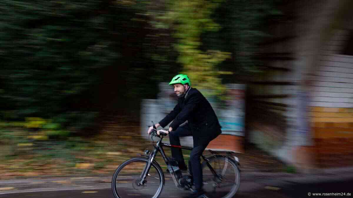 Mann (28) fährt mit getuntem Rad durch Rosenheim – bis die Polizei ihn erwischt