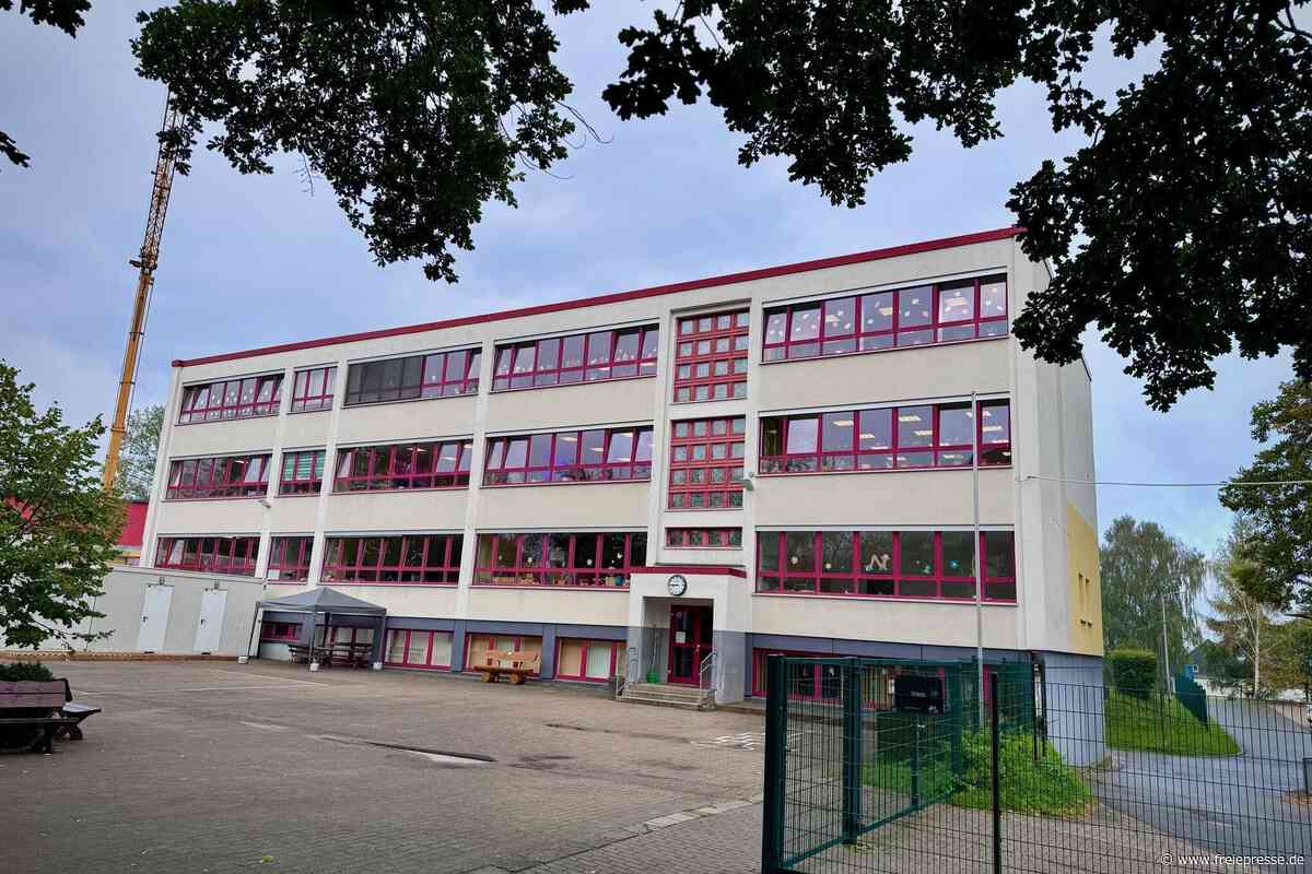 Aufregung in Callenberg: Feuerwehr rückt aus - Hort in Grundschule evakuiert