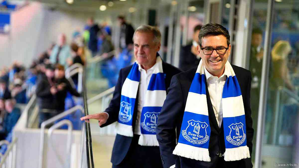 Polizei entsetzt: Briten-Premier will Fußballfans ihr Recht aufs Stadionbier zurückgeben
