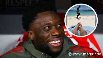 Alphonso Davies sorgt für kuriose Strand-Fotobombe während Flitterwochen