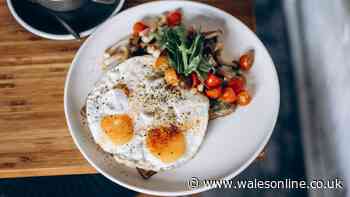 Fried eggs will have jammy yolks by adding 1 item to the pan when cooking
