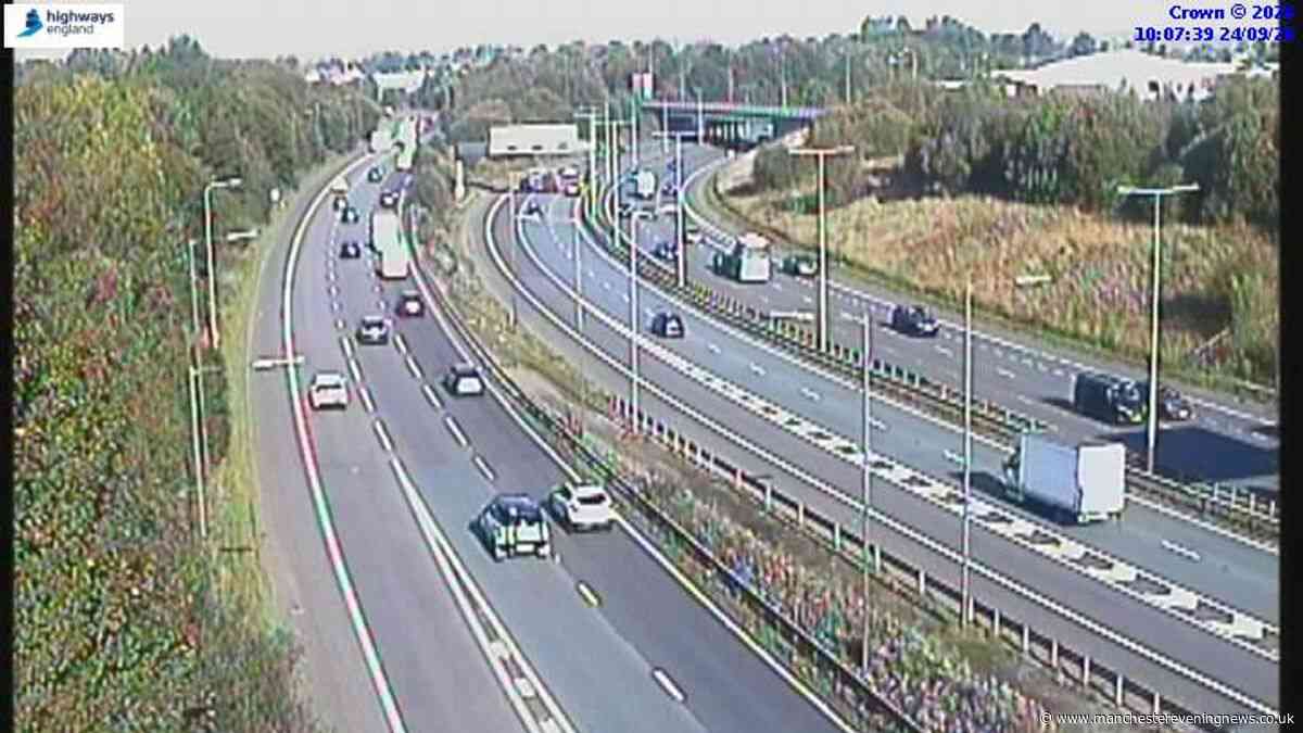 M61 traffic LIVE as stretch of motorway shut after lorry fire