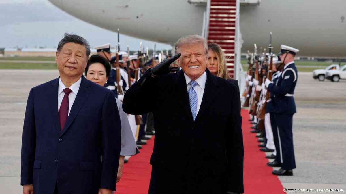 Skurrile Szene am Flughafen: Als Trump die Fassung verliert, bleibt Xi cool