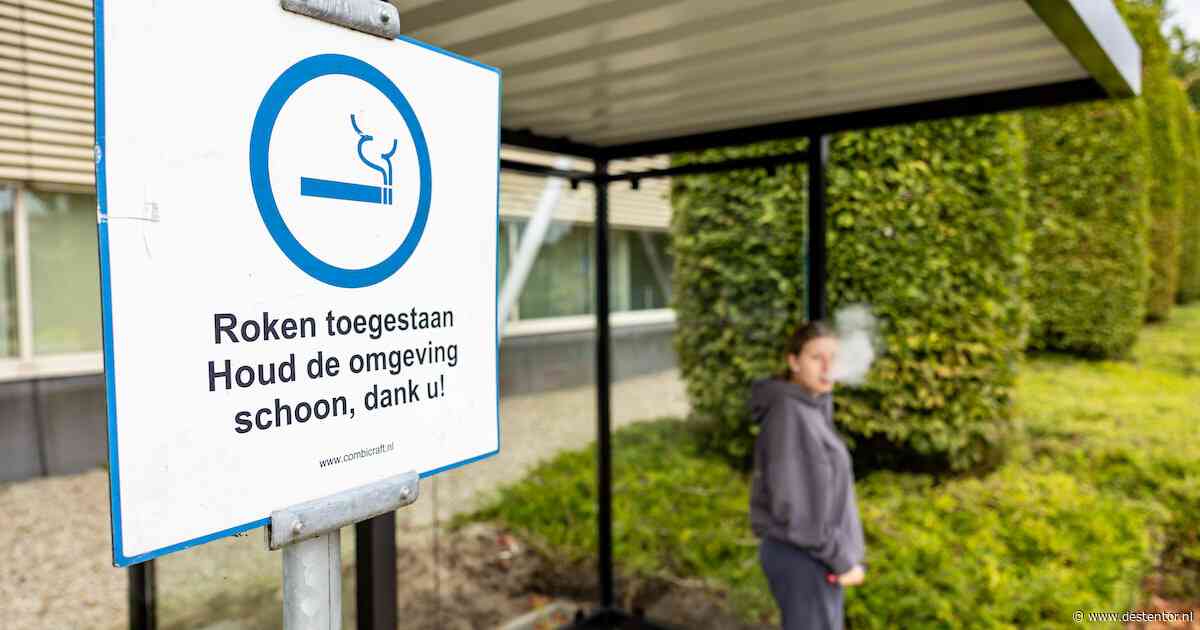 Hogeschool erkent dat het schuurt met de wet, maar plaatst tóch rookhokken op rookvrij terrein