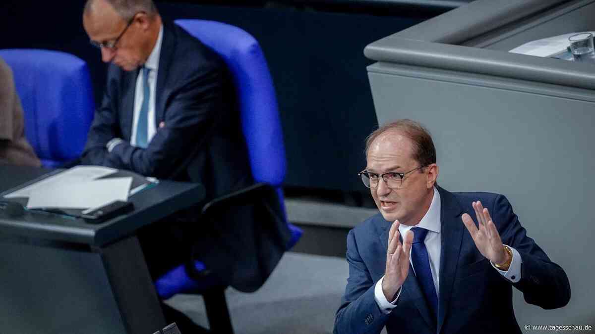 Kontroverse Debatte um Reform der Nachrichtendienste im Bundestag