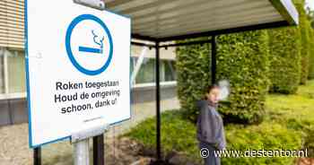 Studenten liepen door rookwolken bij de ingang, daarom kiest deze hogeschool voor een omstreden rookhok