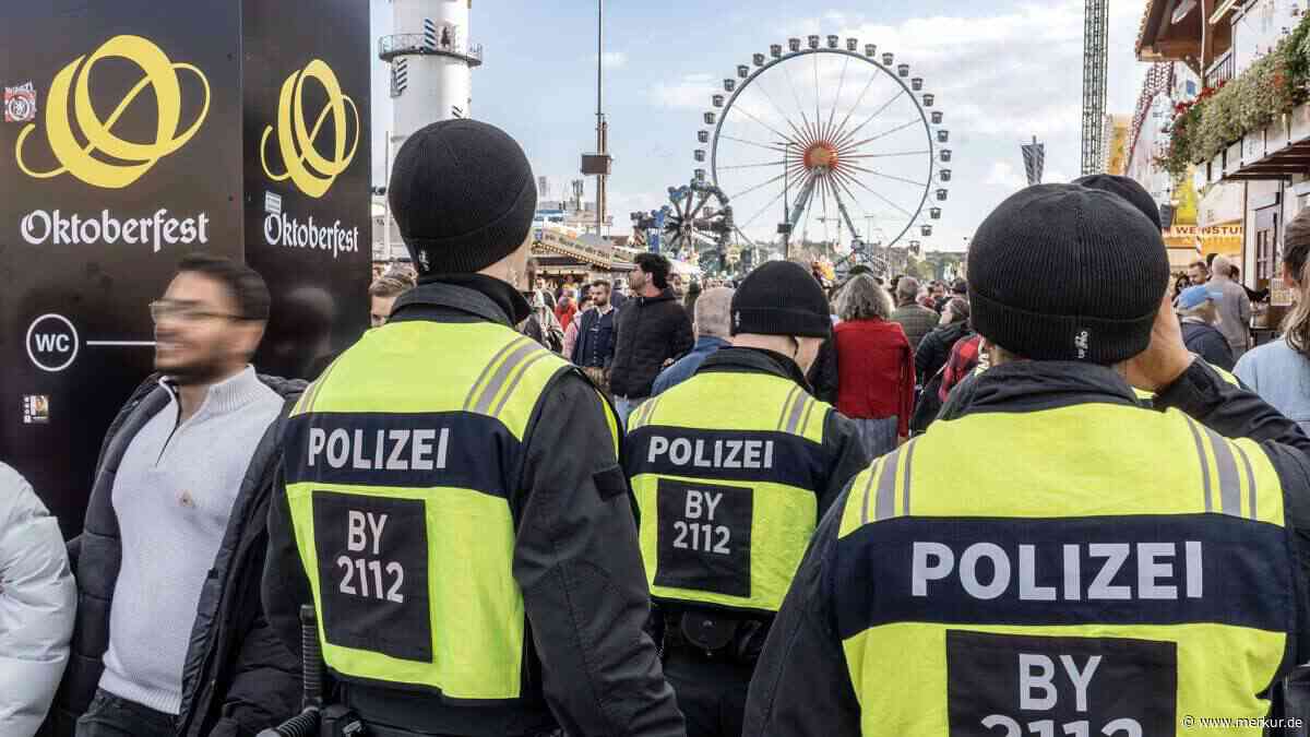 Ärger am Wiesn-Eingang: Mann will vor Polizei pinkeln
