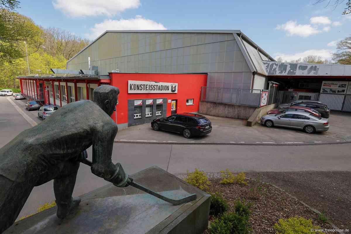 Crimmitschau: Eishockey-Nachwuchs darf länger auf dem Eis trainieren