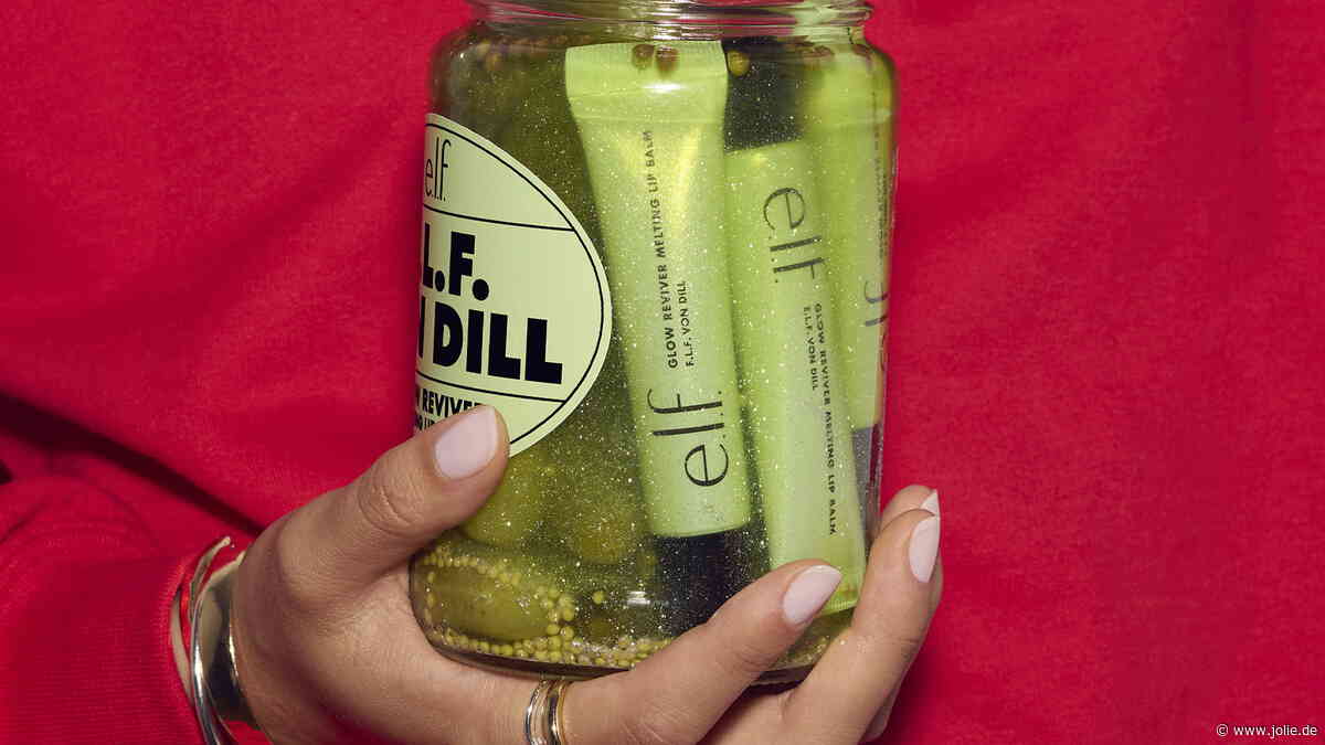 Jetzt schnell sein: Den viralen Pickle Lip Balm von e.l.f. gibt es ab heute bei dm