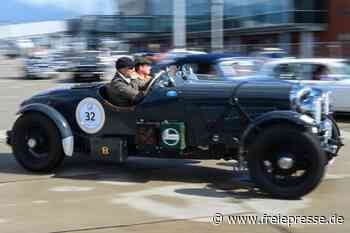 Oldtimer machen in Wolkenburg Pause