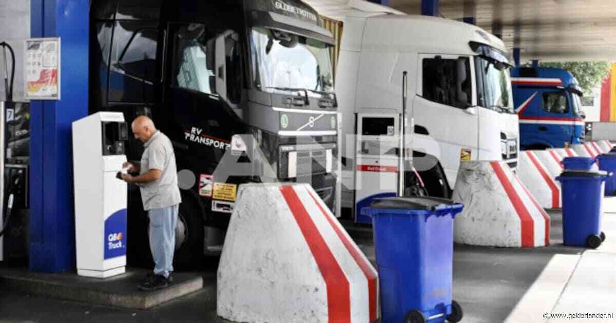 Deskundigen waarschuwen voor forse dieselprijsstijging als Trump het exportverbod doorzet