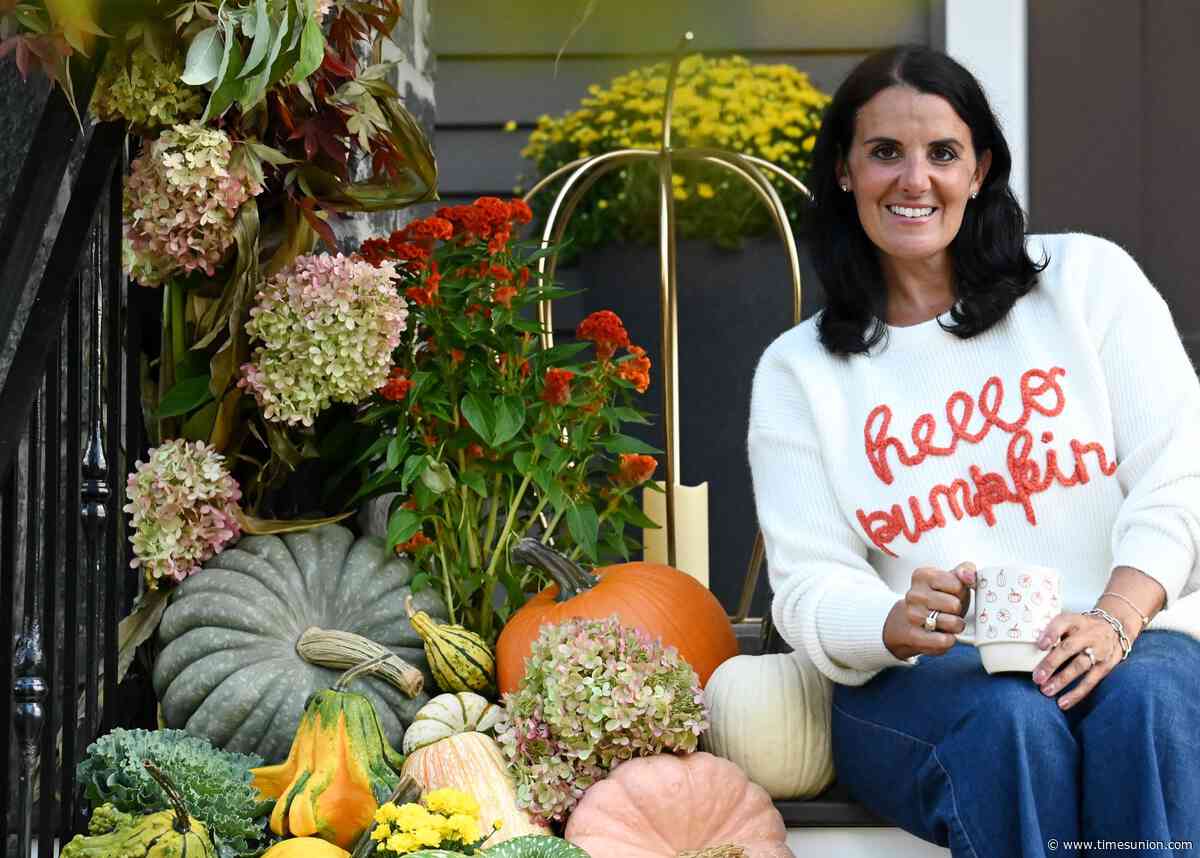 How a pumpkin-filled porch in Saratoga became a fall business
