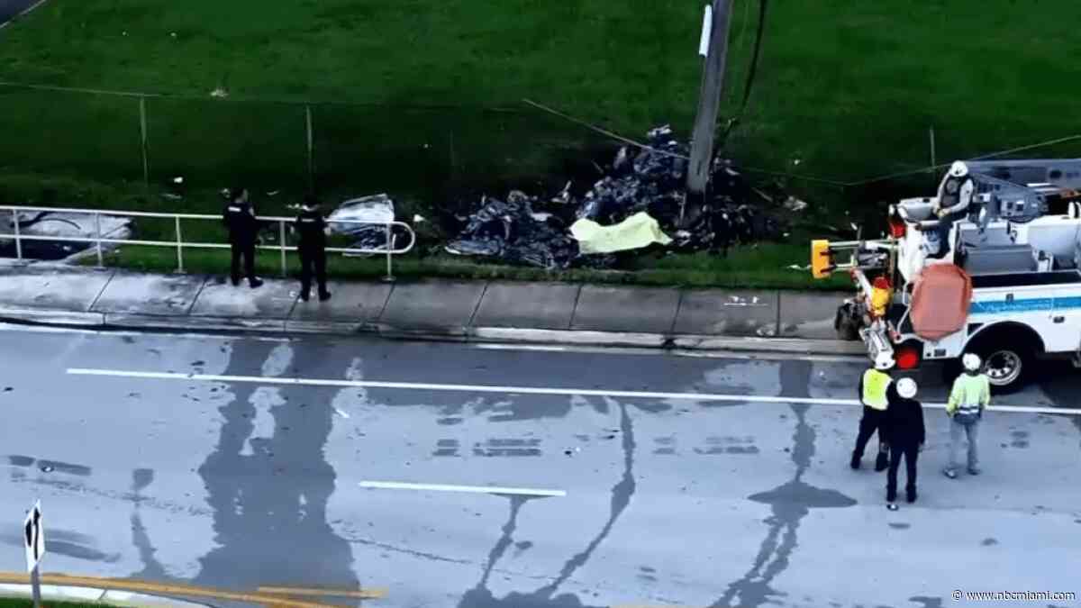 2 people killed after car crashes into pole, knocks out power in Davie