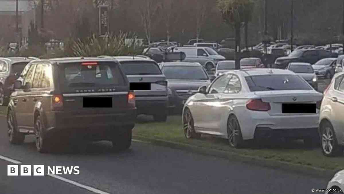 Outlet's seasonal parking rules to be made permanent