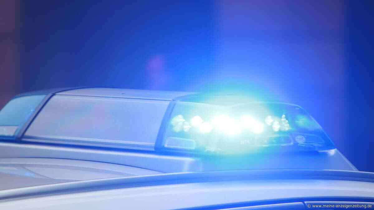 Scheibe eingeschlagen: Dieb stiehlt Geldbeutel aus BMW auf Sportplatz-Parkplatz
