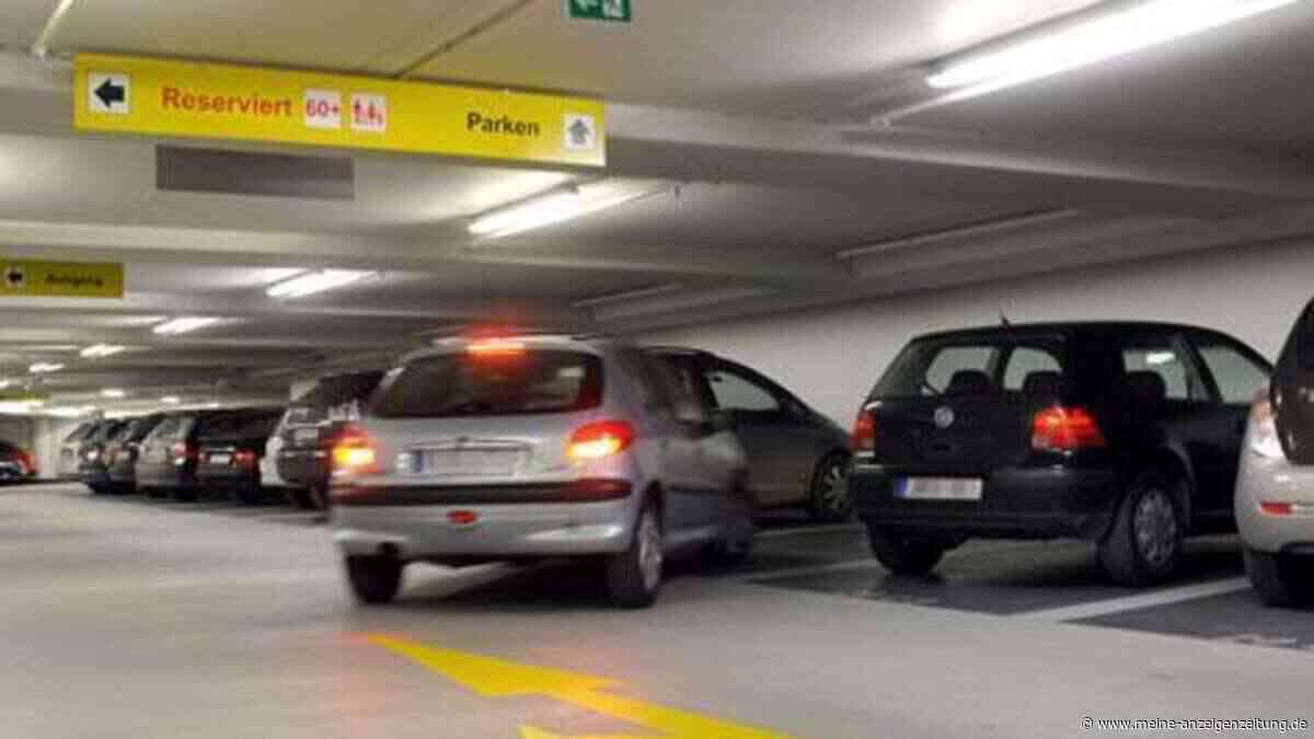 „Panzerknacker“-Trick im Bremer Parkhaus: Diebe erbeuten Firmengeld aus Auto