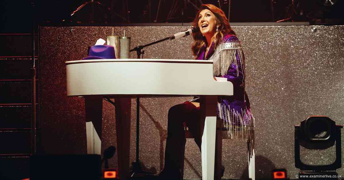 Amazing photos from Jane McDonald's huge Yorkshire homecoming show