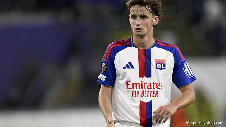 Report: Liverpool keen on move for former midfielder