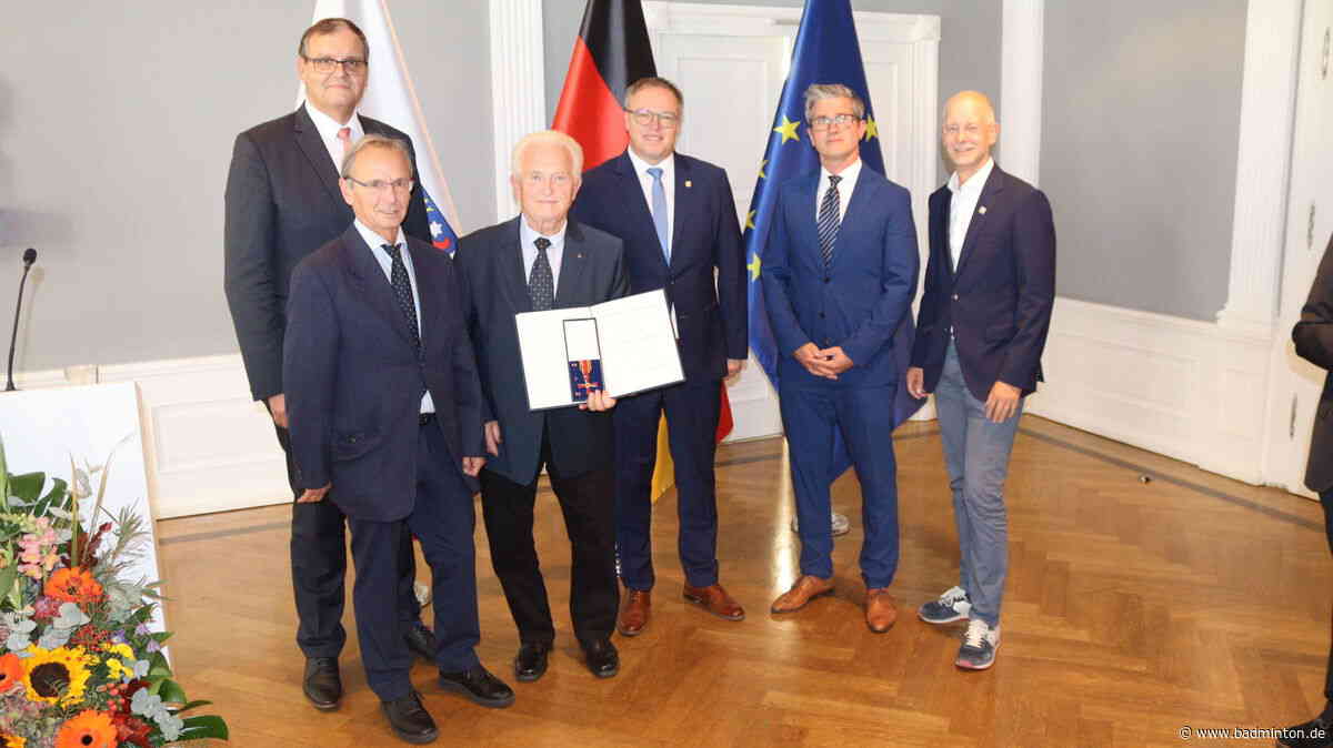 Bundesverdienstkreuz am Bande für Volkmar Burgold
